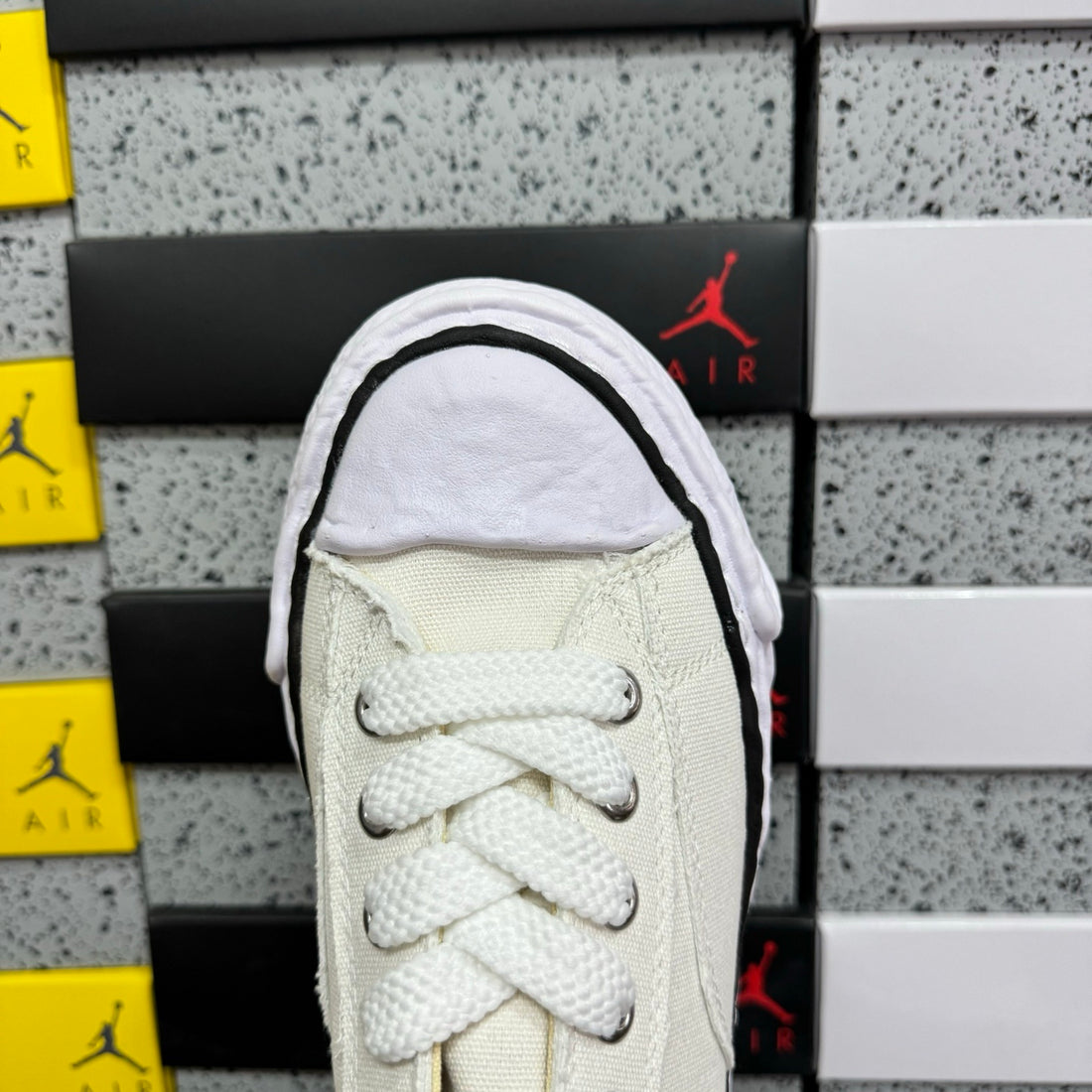 Mihara Yasuhiro - White