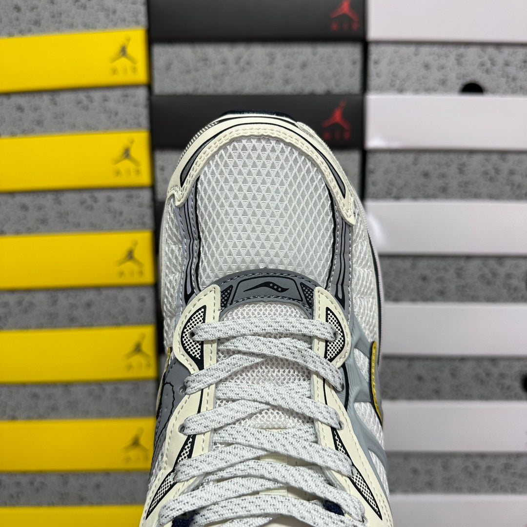 Saucony Omni 9 - FFP - White Yellow